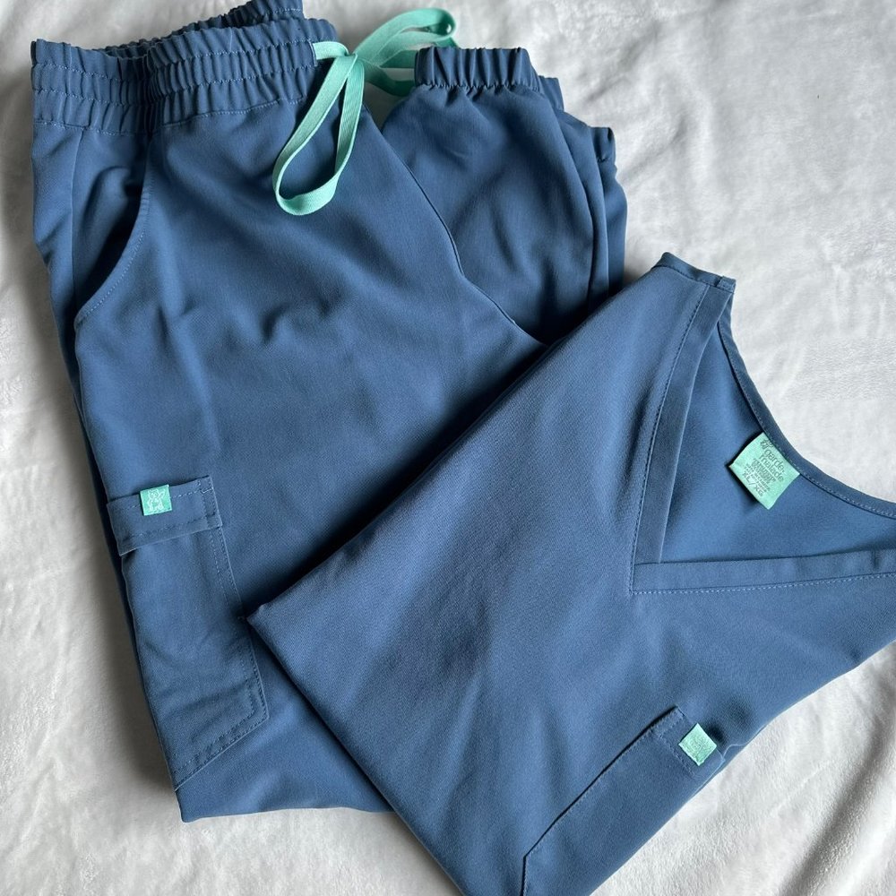 Garde Malade Scrub Set - Bleu - Picture 2 of 6